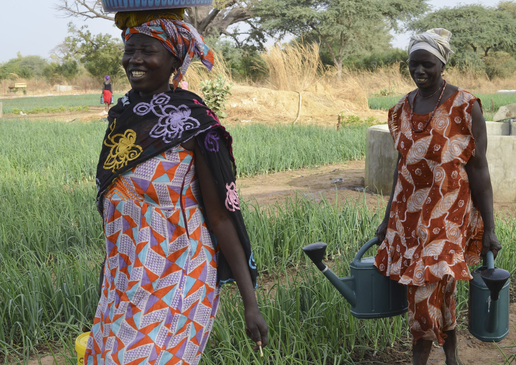 Flintlock Participants Help Women in Coastal Village (2) of (3)