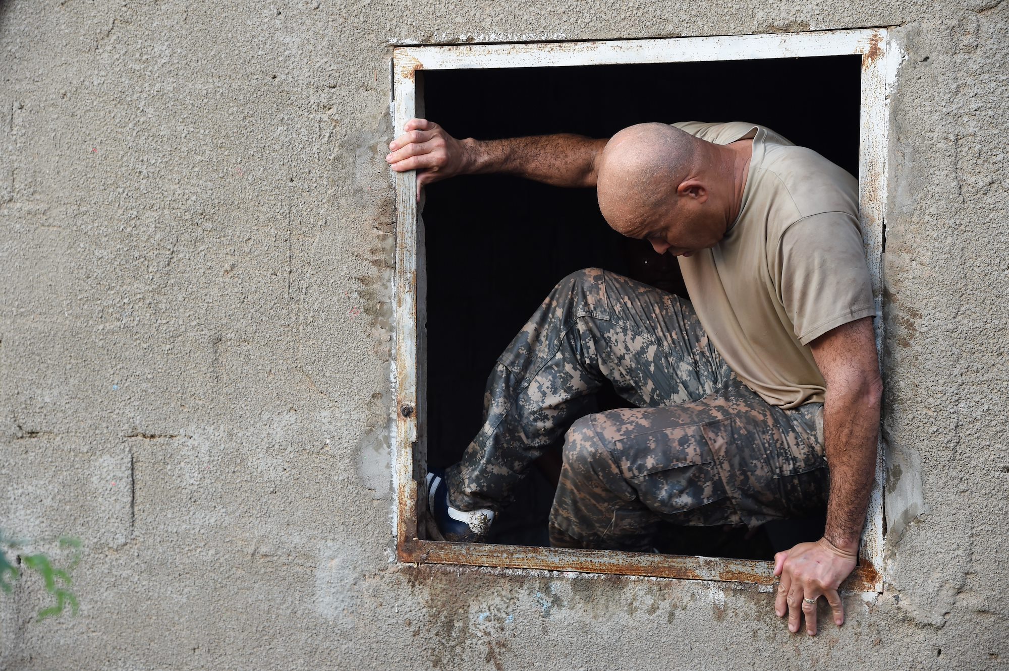 Combined Joint Task Force Horn of Africa members participate in French Mud Run