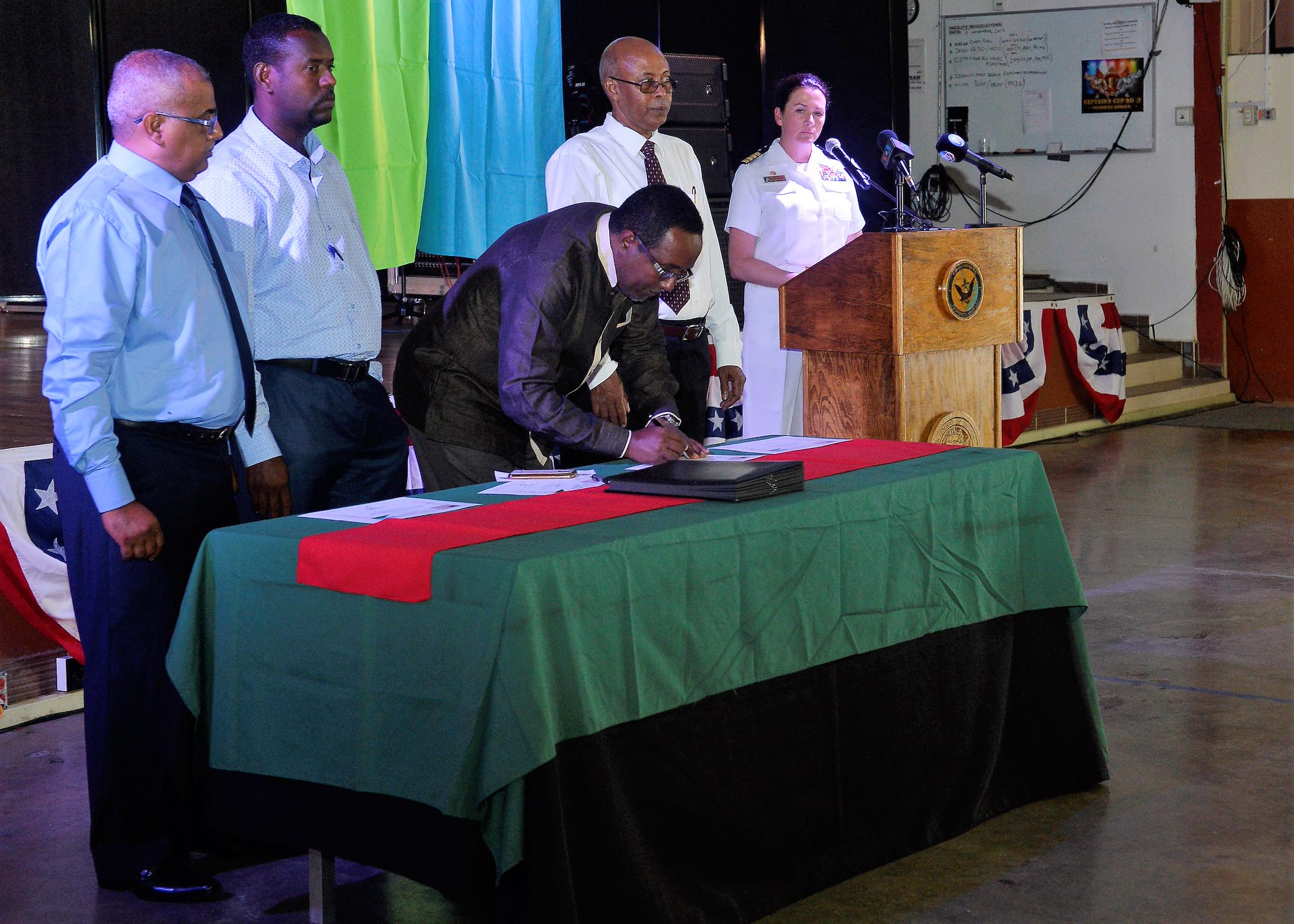 President of Djibouti visits Camp Lemonnier