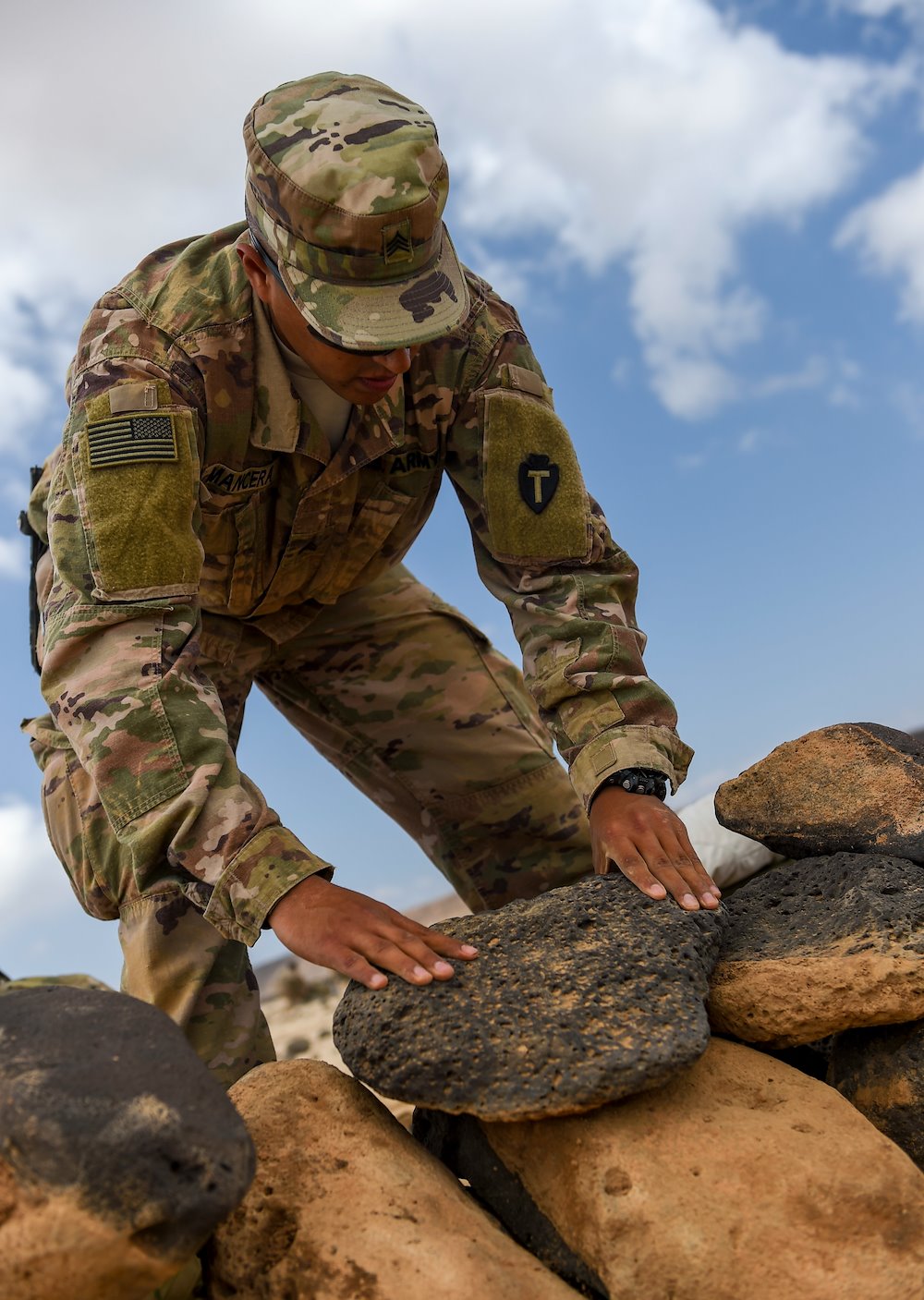 US service members hunker down for French Desert Commando Course