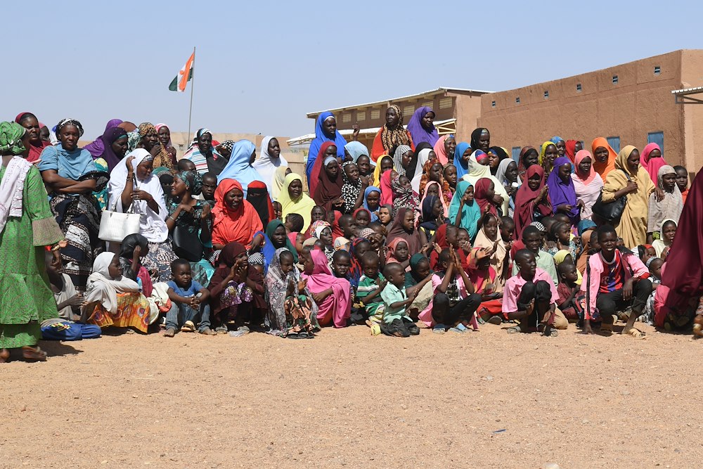 U.S. military donates desks, school supplies to Agadez primary school