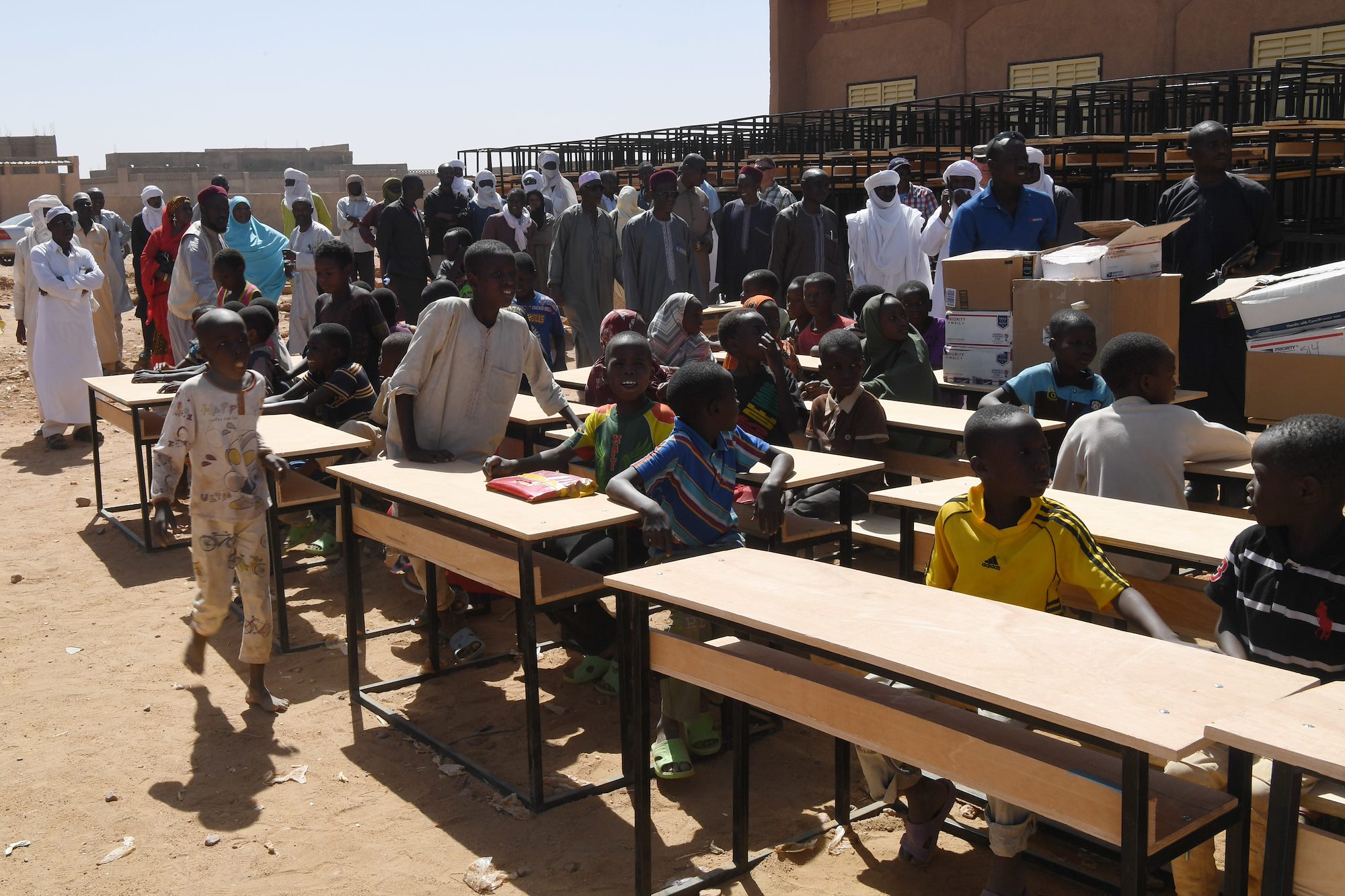 U.S. military donates desks, school supplies to Agadez primary school