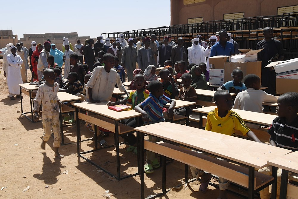 U.S. military donates desks, school supplies to Agadez primary school