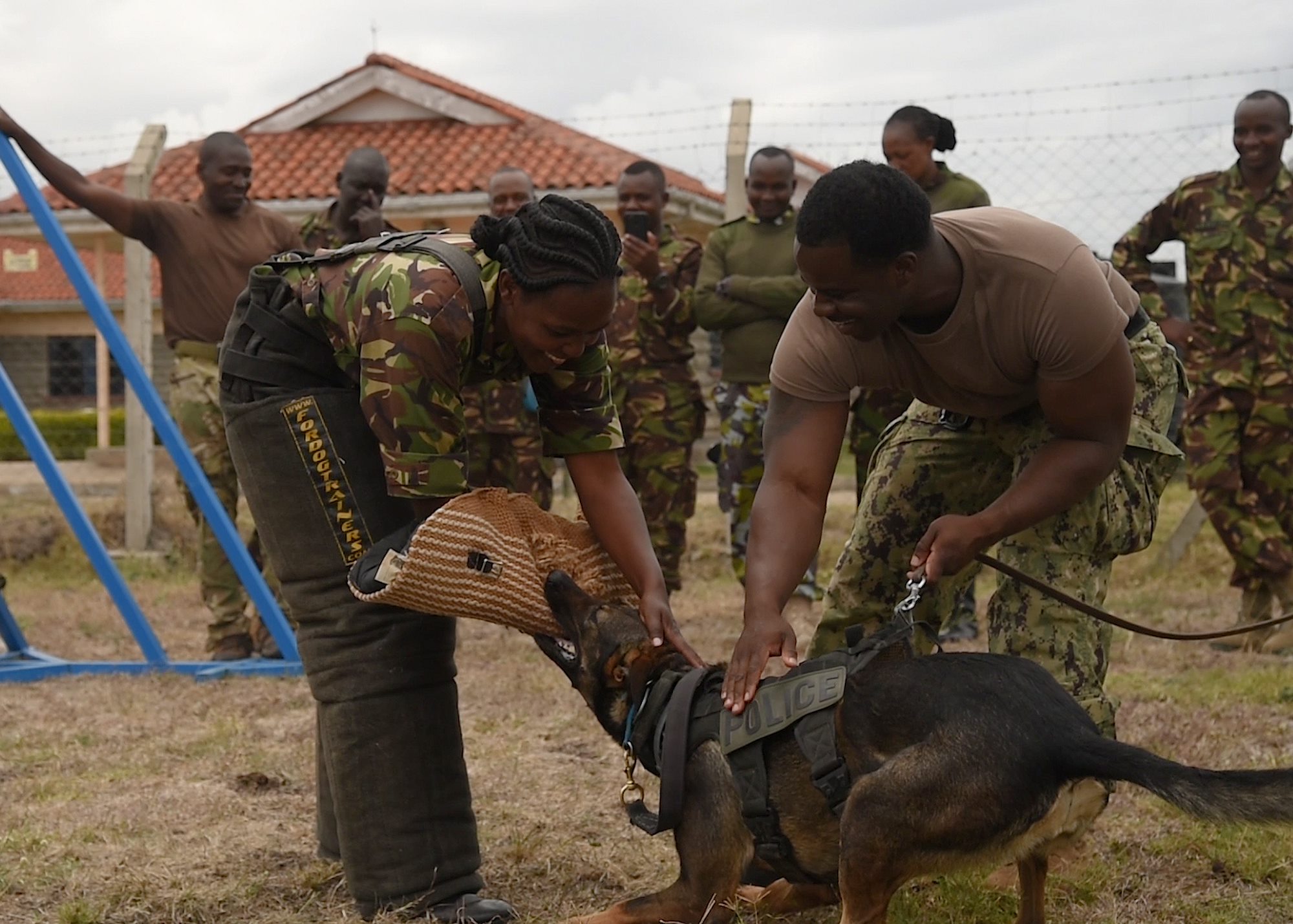 Kenya Defence Forces, U.S. canine handlers exchange knowledge