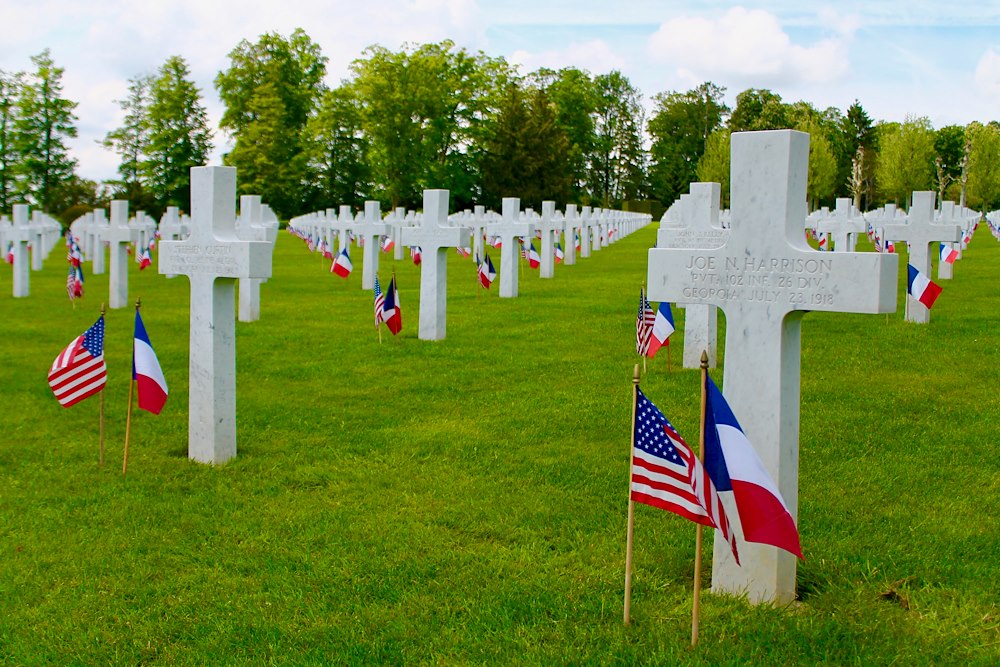 AFRICOM Commander Lays Wreath at WWI Cemetery