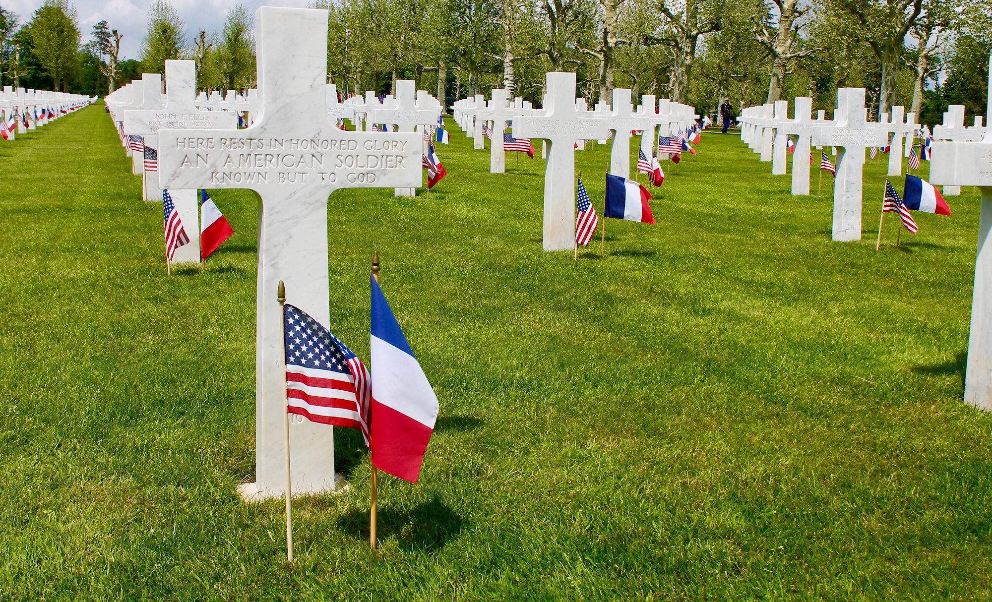 AFRICOM Commander Lays Wreath at WWI Cemetery