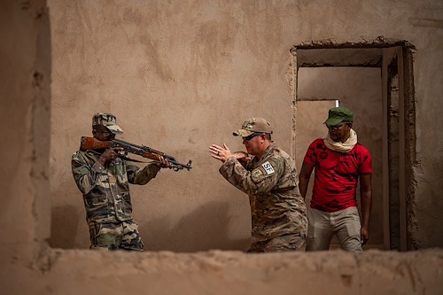 Air advisors train with Niger Armed Forces at AB201