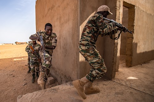 Air advisors train with Niger Armed Forces at AB201