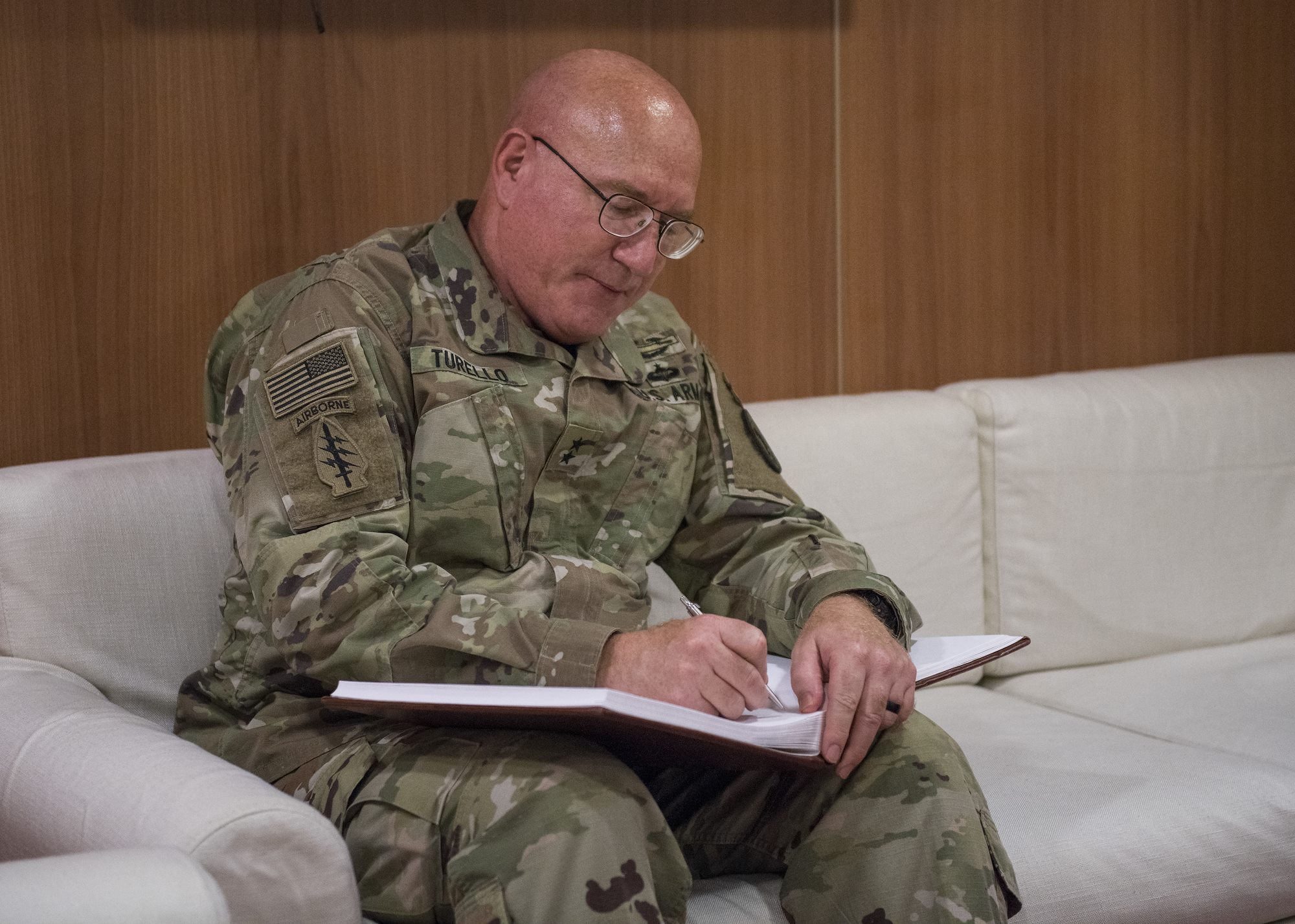 CJTF-HOA Commanding General visits Operation Atalanta