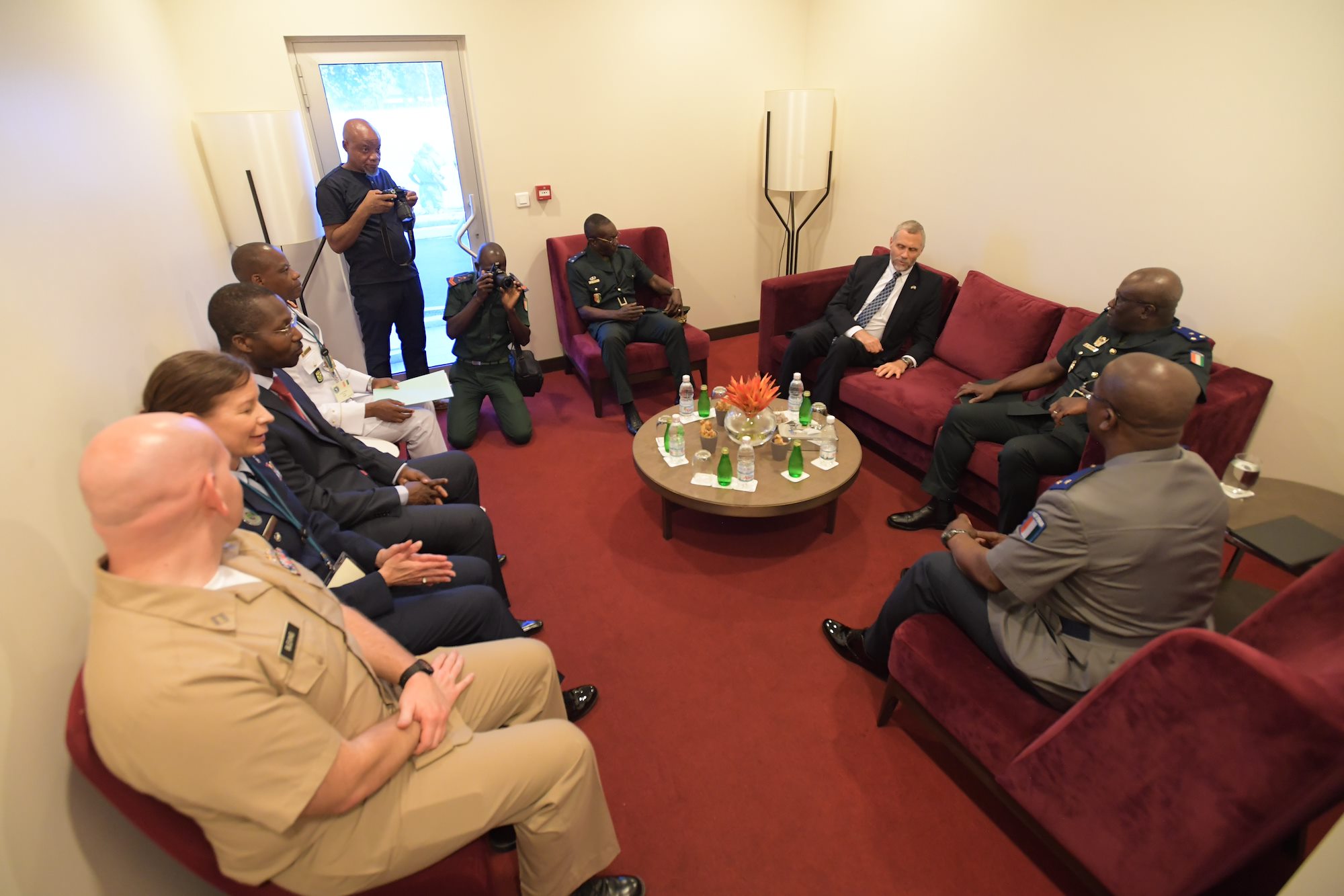 APORA VIII: Knowledge sharing is contagious