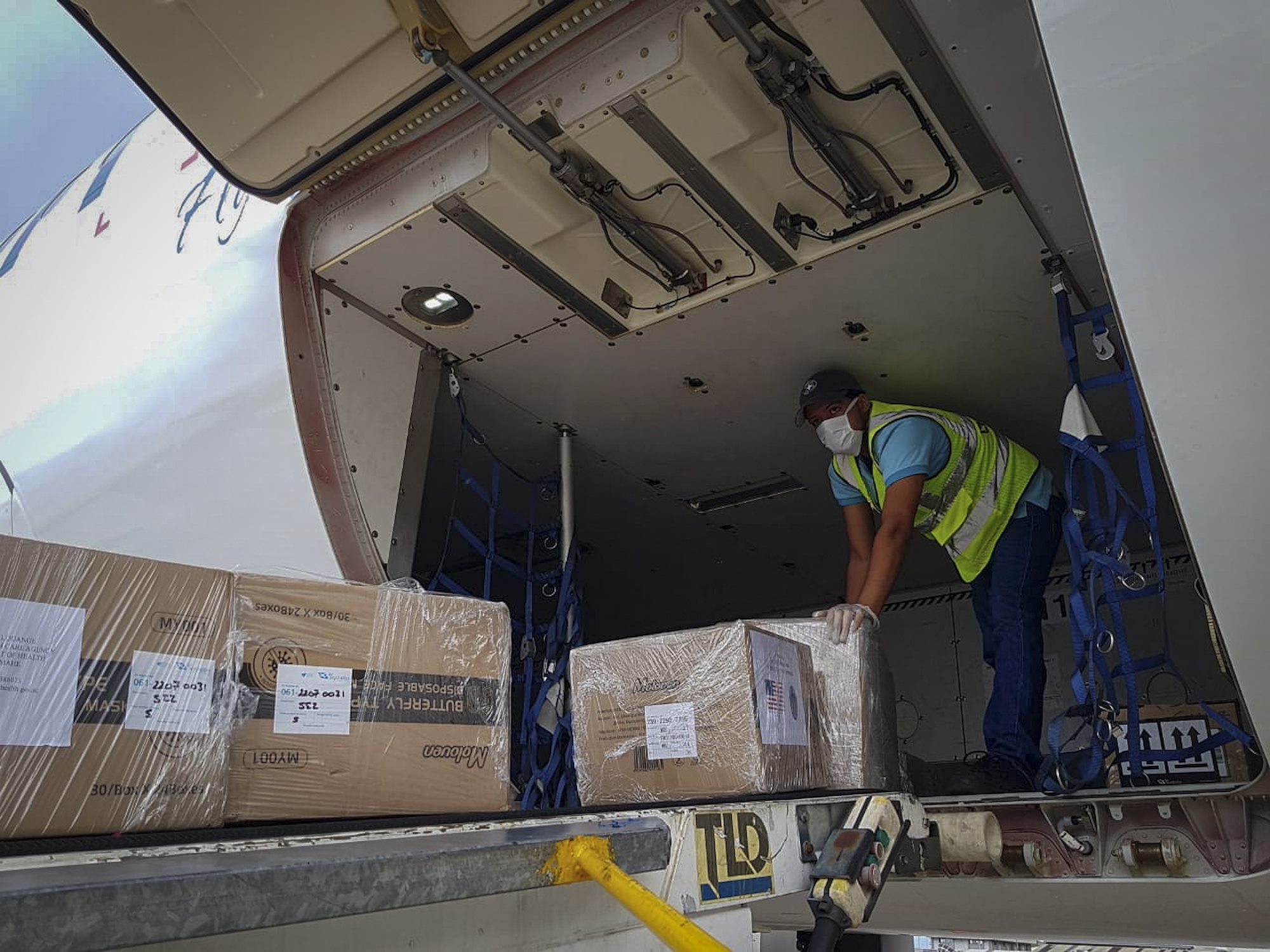 Humanitarian assistance provided to Seychelles, Mauritius to combat COVID-19