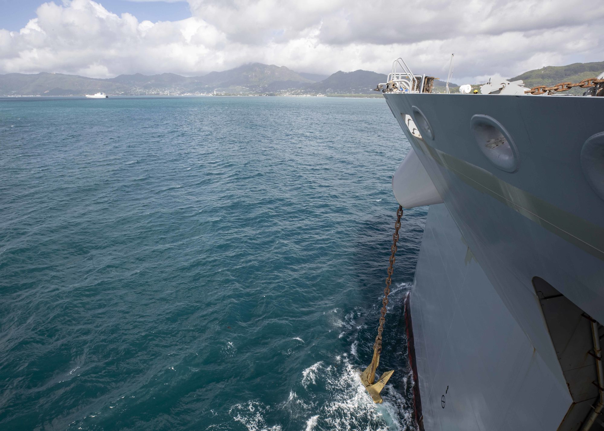 USS Hershel “Woody” Williams honors its namesake while in Seychelles