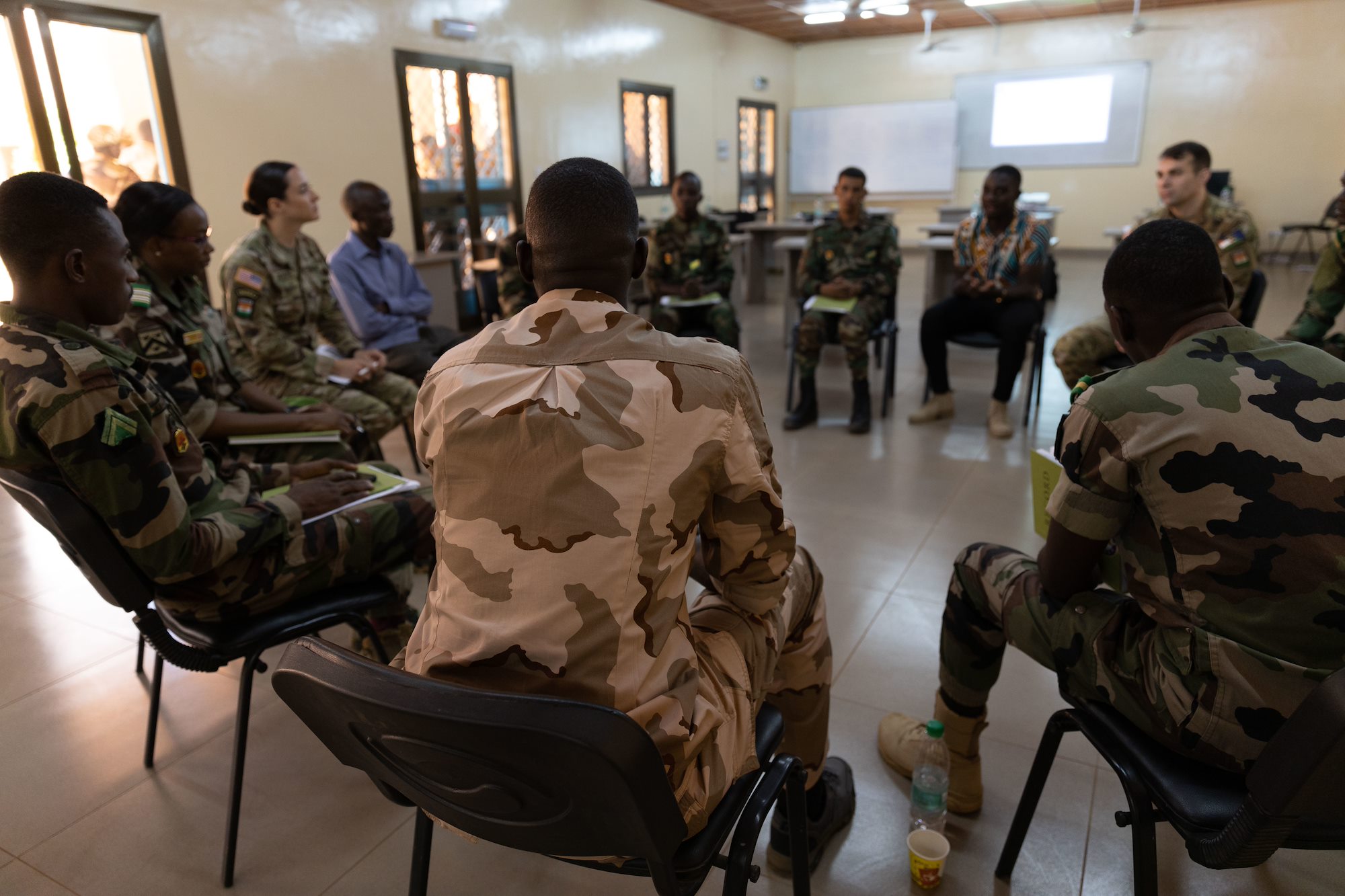 Indiana Guard, Nigerien medics bond over lifesaving skills