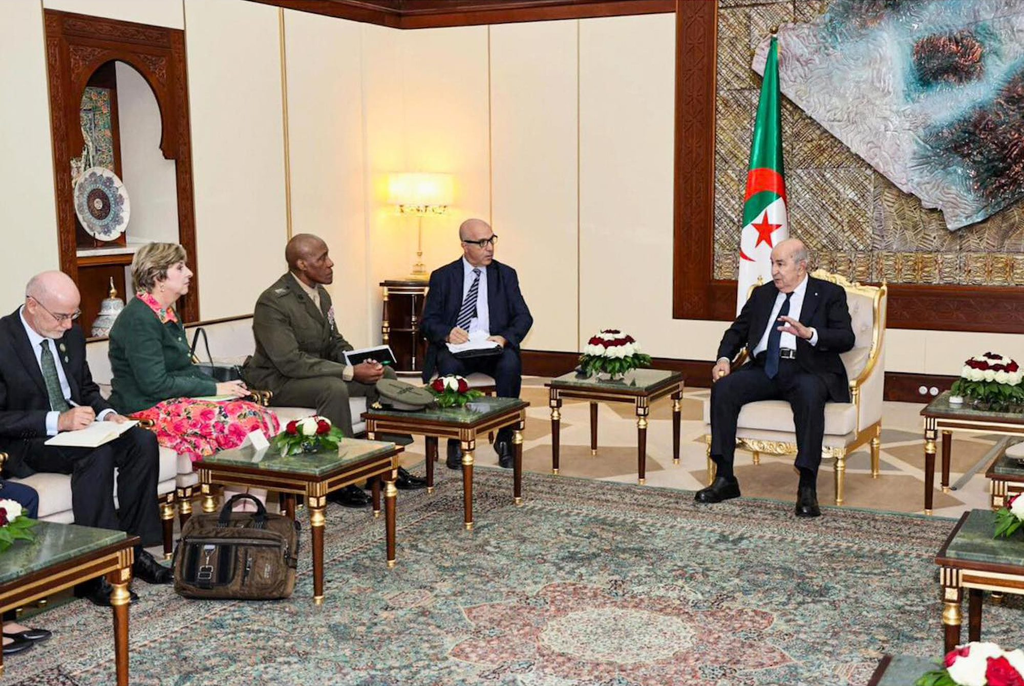 President Tebboune, General Langley and Ambassador Aubin discussed global and regional issues, emphasizing shared perspectives. 