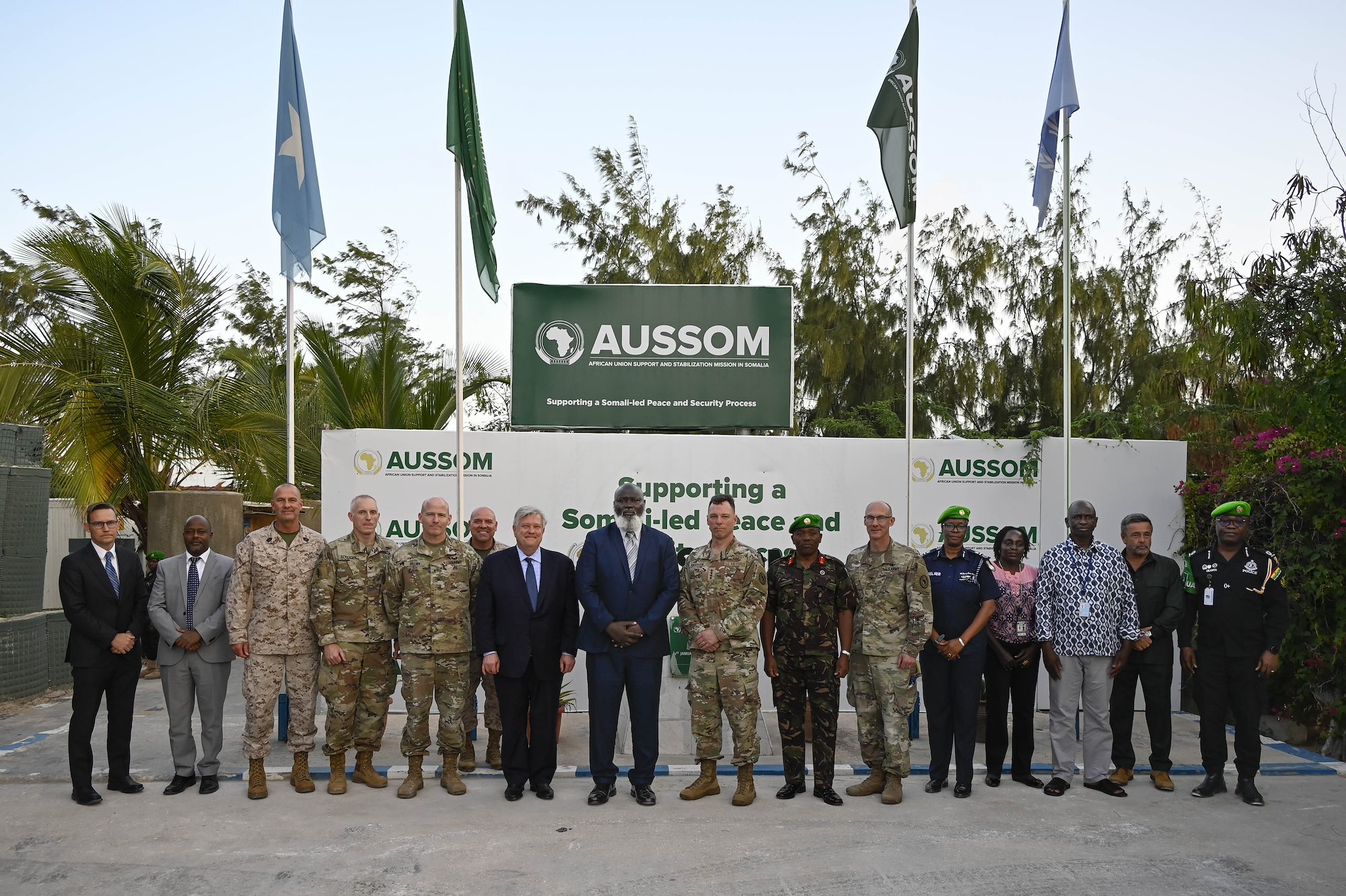 Gen. Dagvin Anderson walks with Ambassador El Hadji Ibrahima Diene “Boly”