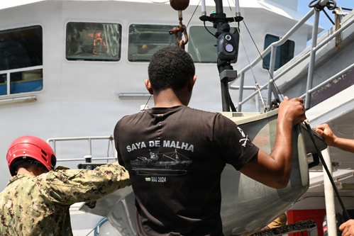 CTF 66 Successfully Launches Lightfish USV Off Partner Vessel