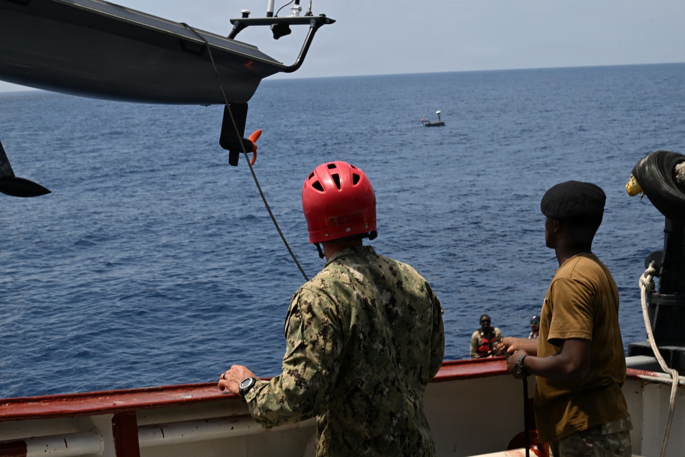 CTF 66 Successfully Launches Lightfish USV Off Partner Vessel