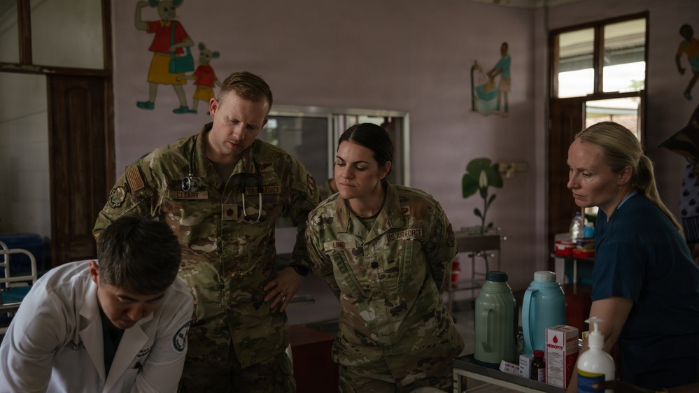 US, Tanzania military medical professionals visit pediatric patients during JA26