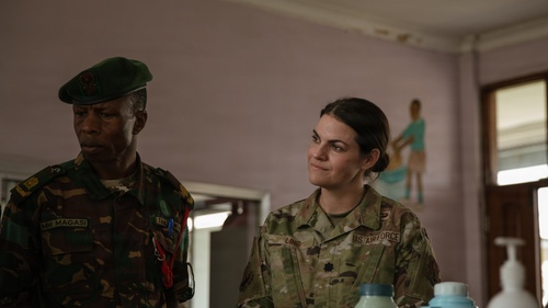 US, Tanzania military medical professionals visit pediatric patients during JA26